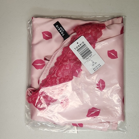❤️NWT TORRID SLEEP CAMI - LACE TRIM TANK - LIPS PRINT DREAM SATIN SOFT PLUS SIZE - Picture 7 of 12
